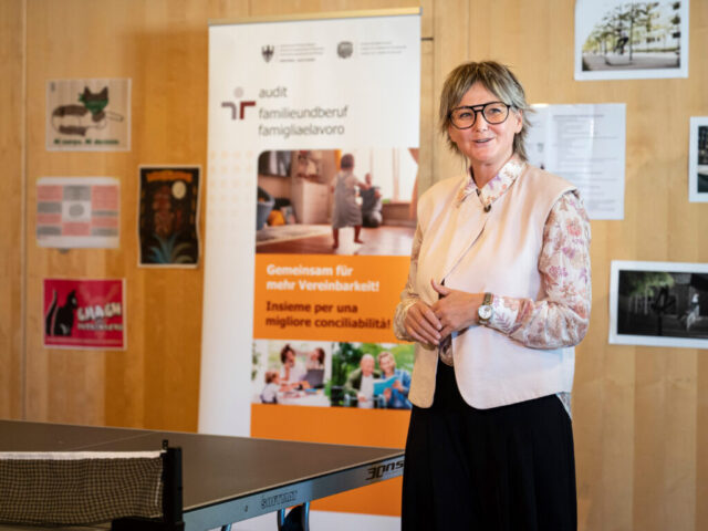 20260916_Verleihung Audit familienundberuf an Jugendzentrum Fly_Fabio Brucculeri_5