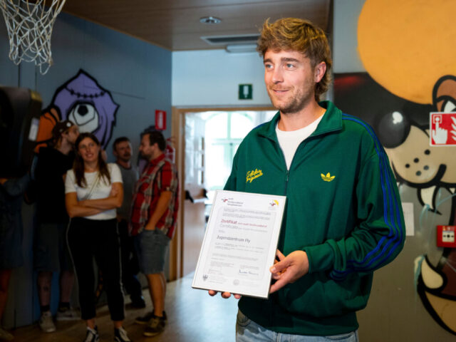20260916_Verleihung Audit familienundberuf an Jugendzentrum Fly_Fabio Brucculeri_9